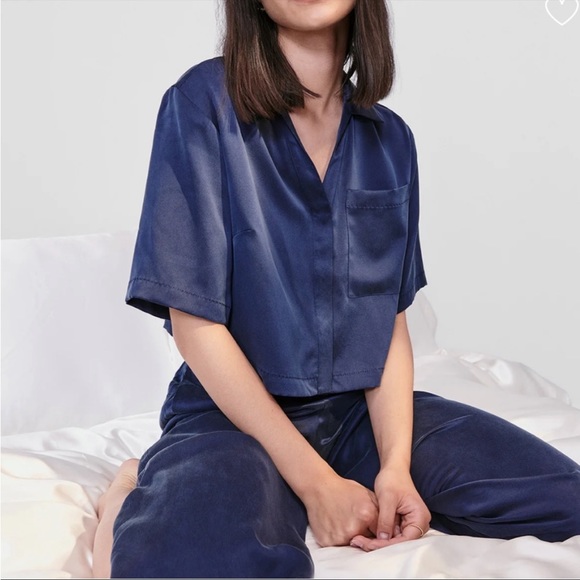 Lunya Washable Silk Cropped Button Down Pajama Lounge Top in Deep Blue - Picture 12 of 14